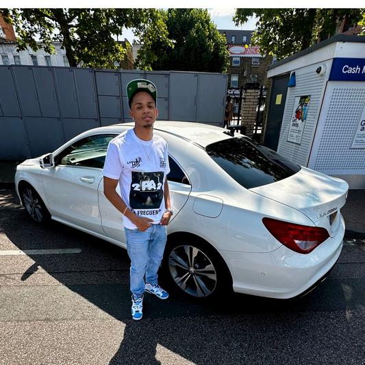 2 PA 2 / WHITE T-SHIRT