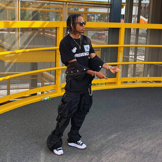 EN LA NOCHE / BLACK T-SHIRT