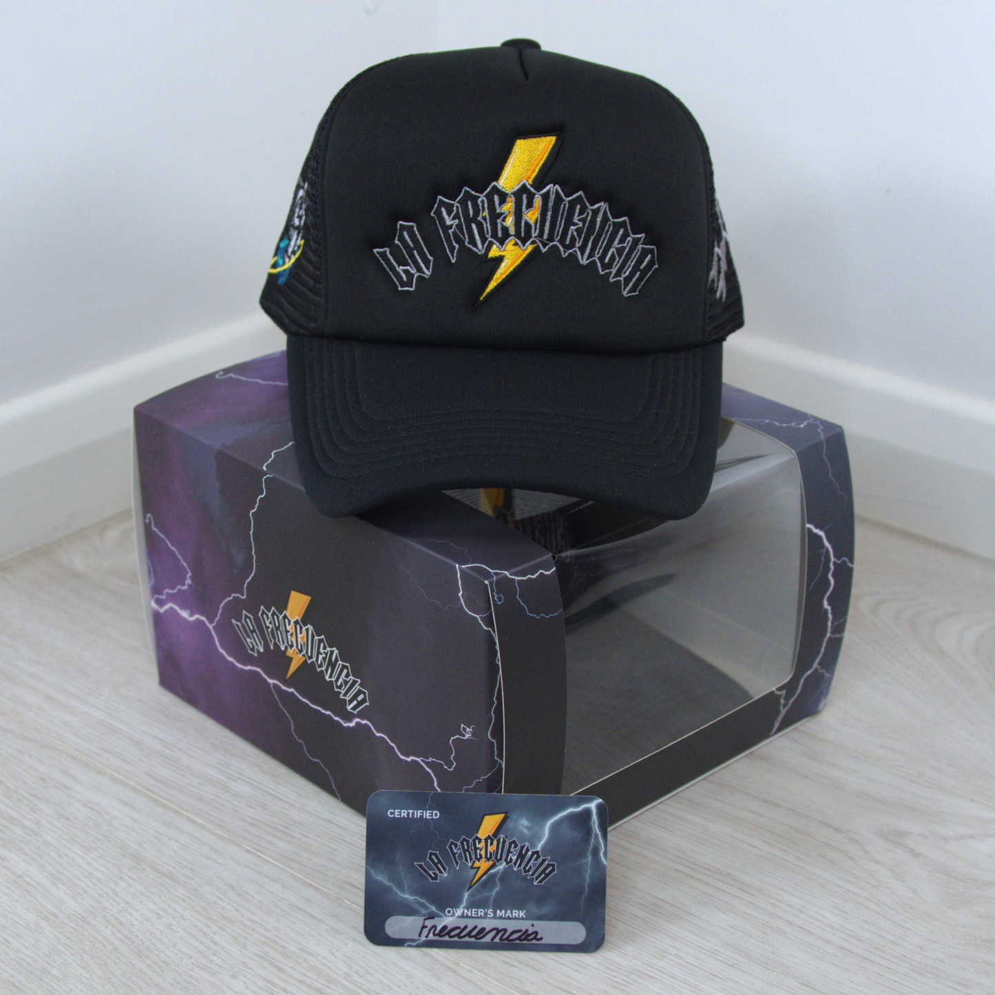 LA FRECUENCIA / FULL BLACK