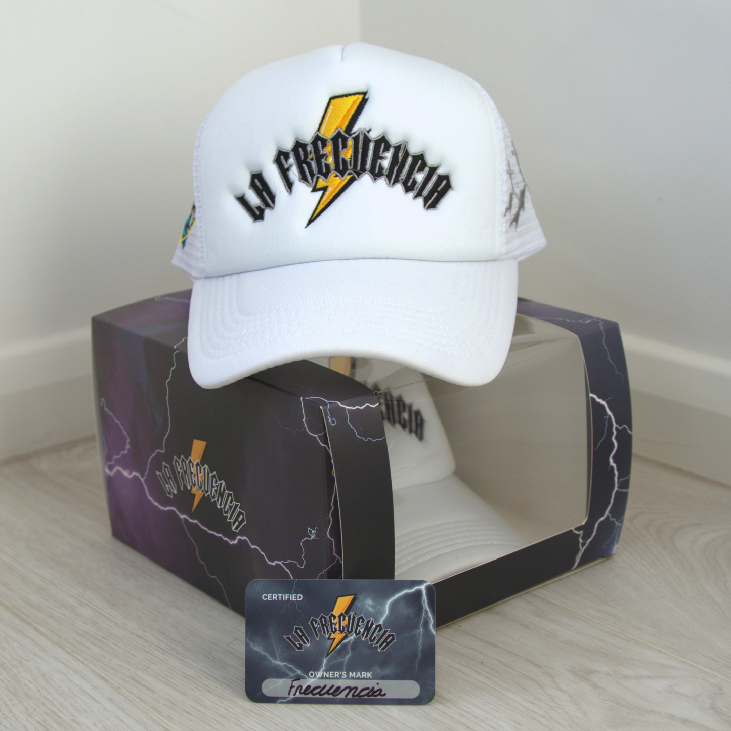 LA FRECUENCIA / WHITE