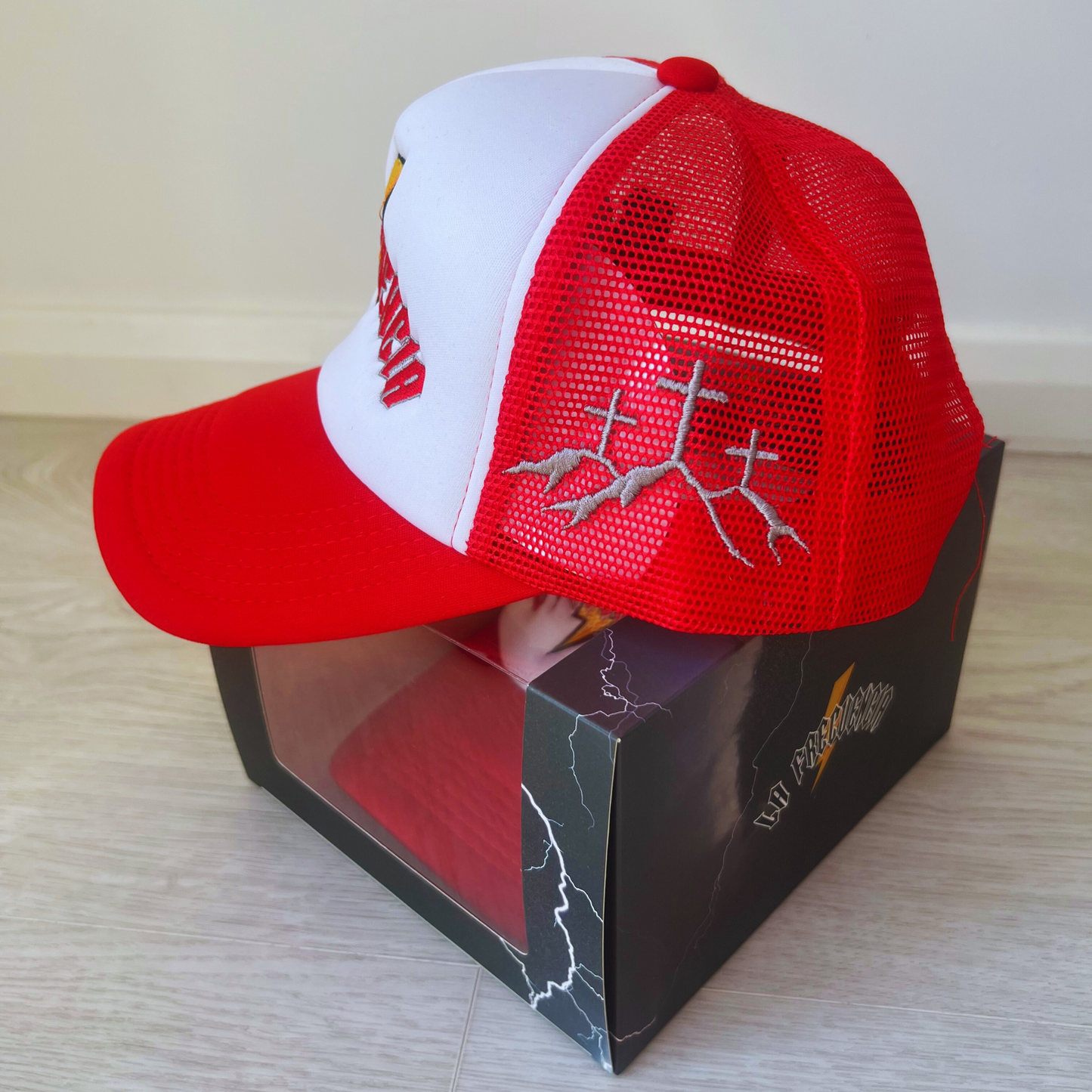 LA FRECUENCIA / RED CAP